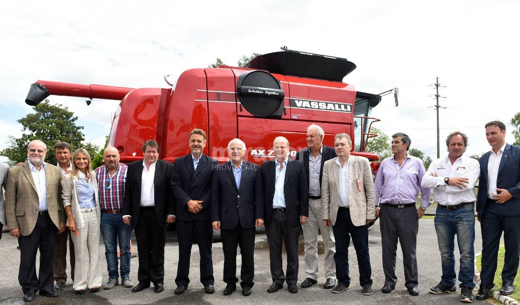 El gobernador visit la fbrica de Vassalli