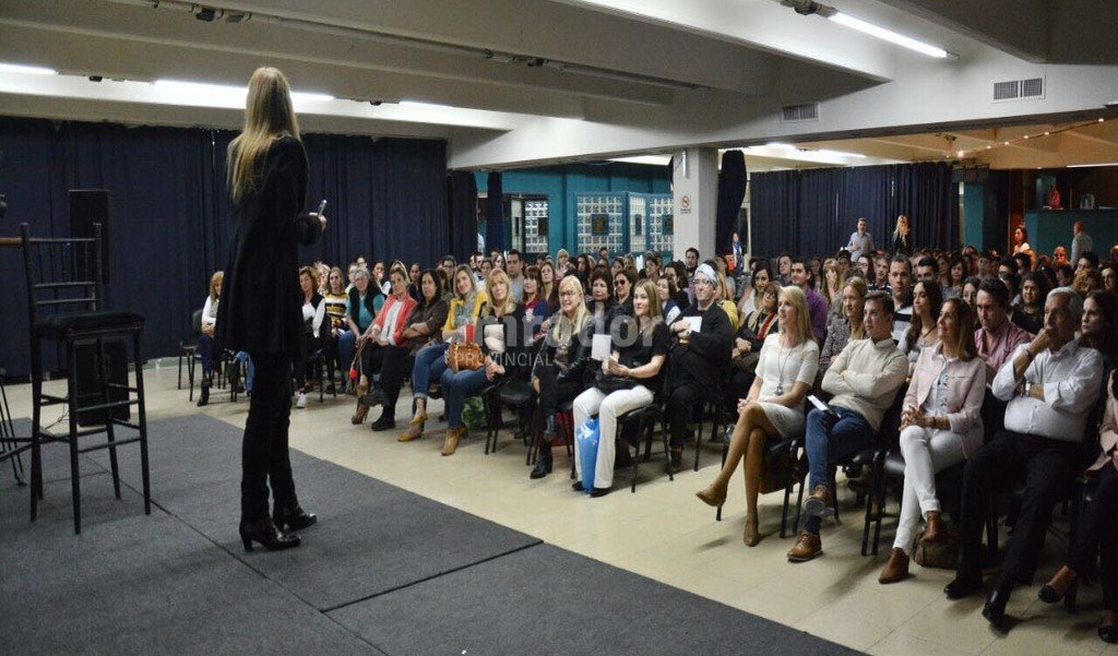 Unas 500 mujeres dijeron presente en la charla sobre inteligencia emocional
