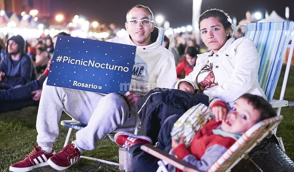 Rosario: jueves de picnic nocturno en el parque Espaa