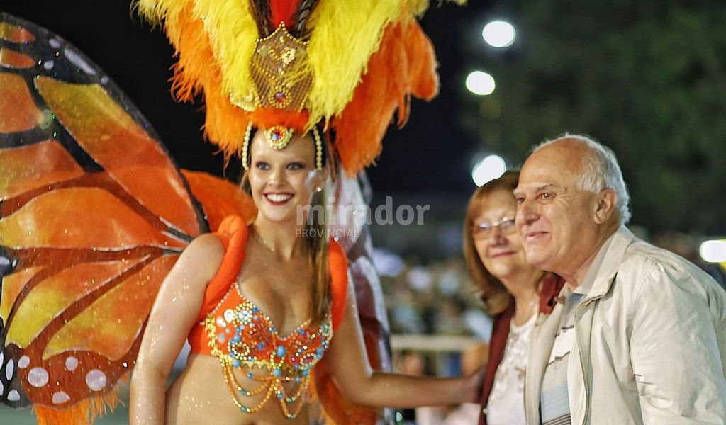 Lifschitz, presente en los carnavales de Sastre y Ortiz