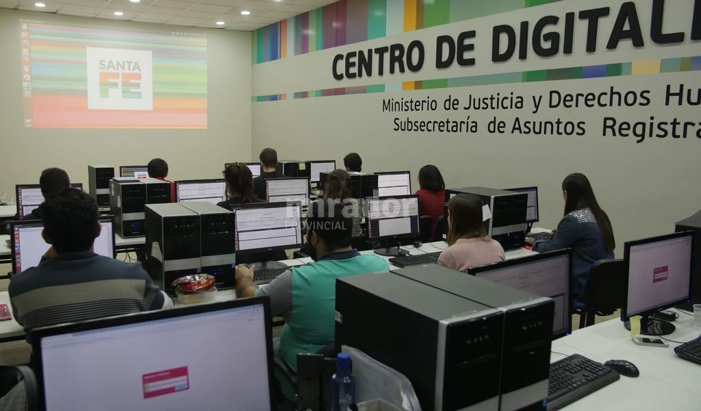 Provincia ya digitaliz las escrituras de 16 departamentos