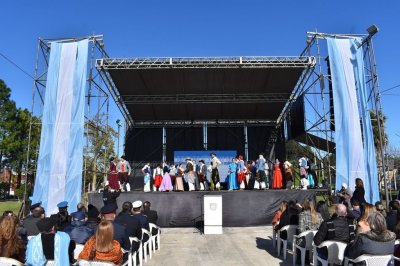 Acto y encuentro ecumnico por el 25 de Mayo y los 152 aos de Chajar