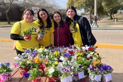 Ecocanje en Villaguay: botellas plsticas por plantines