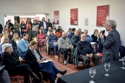 UIER particip de la jornada de vinculacin entre empresas y escuelas tcnicas