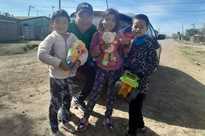 Un juguete por una sonrisa: exitosa iniciativa de un vecino de San Cristbal