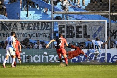 Colón no tenía "un mango" pero igual le metieron la mano en el bolsillo Temperley le ganó con un penal que no fue