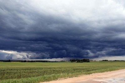 Un frente fro y posibles lluvias: "ayudita" para el campo y una escoba para el humo que llega desde Bolivia