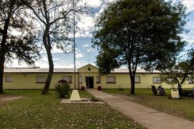 Descubren veneno para ratas en un frasco de condimento en la cocina de una escuela