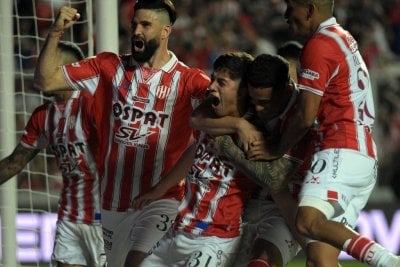 Puro fútbol y goles para el festejo que armó Unión en Santa Fe Primavera rojiblanca