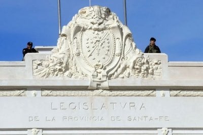 Reconocimiento al personal y a la policía por la defensa del palacio Ataque a la Legislatura