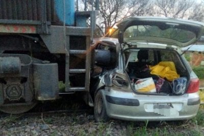 Los choc un tren y zafaron: una familia se salv de milagro en Carcara