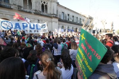 De paro: estudiantes rosarinos intentan resistir el veto presidencial a la ley de Financiamiento Universitario Educación