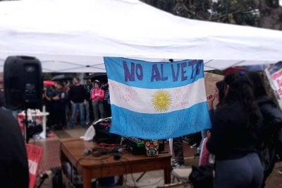 Tras una asamblea se realiz un ruidazo frente a la Casa de Gobierno