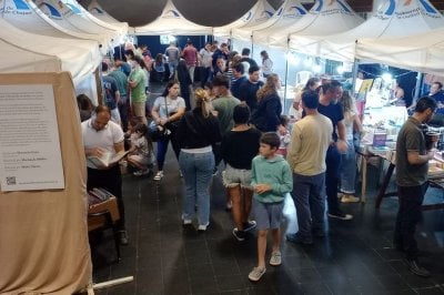 Con el show de Los Tipitos cerr la Feria del Libro Abierto de Chajar