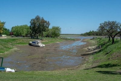 Biólogas concientizaron sobre la bajante en Victoria Emergencia hídrica