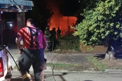 Conmocin en San Lorenzo por el incendio de una vivienda durante la madrugada