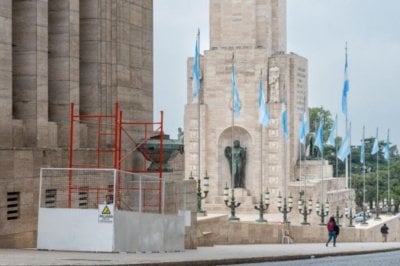 Restauracin del Monumento a la Bandera: una obra inconclusa que sigue acumulando deudas y problemas