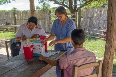 En fotos: indito operativo en el norte provincial para vacunar a poblacin islea 