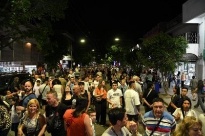 Rosario vivió una gran fiesta a cielo abierto con música, ofertas y gastronomía En Echesortu