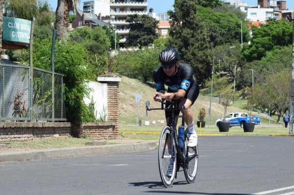 El paranaense Dechanzi competir en el Medio Ironman de Buenos Aires