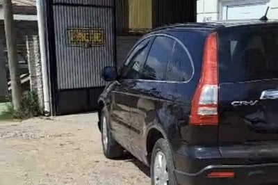 Glvez: dos sujetos armados asaltaron un taller y se llevaron un millonario botn