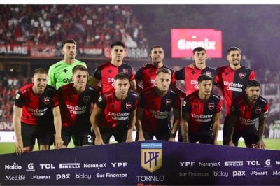 La bronca de los hinchas de Newells escala hasta lo más alto En caída libre