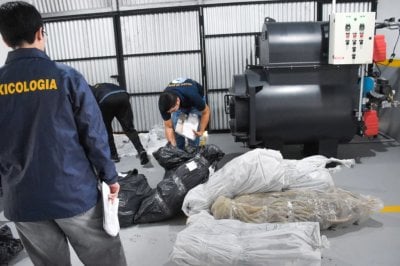 Con la quema de ms 60 kilos de drogas, inauguraron el horno instalado en  La Paz