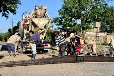 Pavimentan la calle Roberto Mejas en barrio Norte