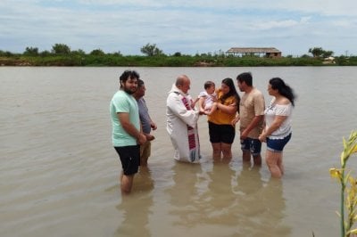 Un nio de la Comunidad Originaria Corond fue bautizado en las aguas del ro