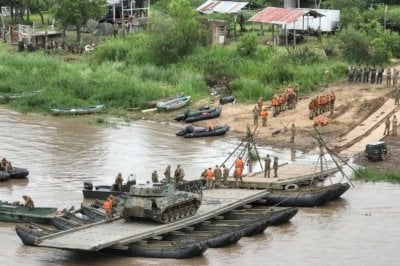 Mientras sigue la bsqueda del sargento, el Ejrcito confirm que el bote choc contra un obstculo