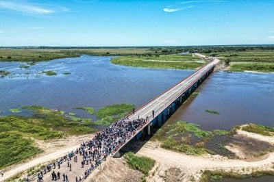 Pullaro inaugur el puente sobre el Paran Min 