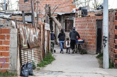 Santa Fe extendi la emergencia social, educativa y sanitaria en toda la provincia