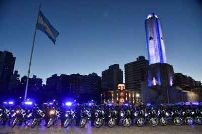 Seguridad: Entregan 123 motos y 76 autos 0 km ms para el departamento Rosario