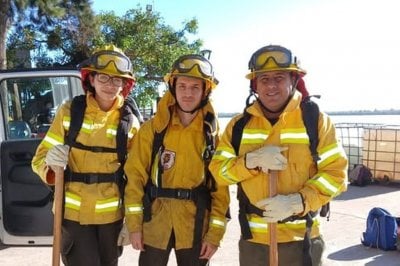 Tres bomberos voluntarios de Coronda participan como brigadistas en el combate del fuego en las islas de Rosario