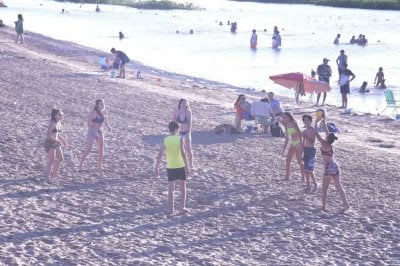 Msica en vivo en la playa de Piedras Blancas