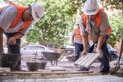 Rosario renueva sus veredas: 25 cuadrillas trabajan para mejorar el trnsito peatonal