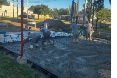 Con nuevas cuadras de hormign, Pilar consolida su traza urbana