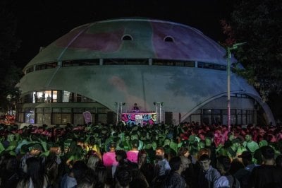 En su primera noche, el Festival FARO ilumin Rosario