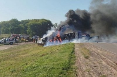 Impactante choque en Ruta Nacional 34: se incendiaron dos vehículos Video