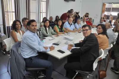 Provincia y gremios se reunieron en el Ministerio de Trabajo