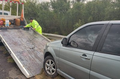 Una familia santafesina tuvo un accidente en el puente del Arroyo de Monje