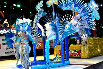 Sastre vuelve a latir al ritmo carioca con la segunda noche de carnavales