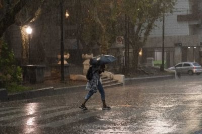 Anuncian fuertes tormentas y lluvias para la madrugada y mañana de este domingo Sur provincial