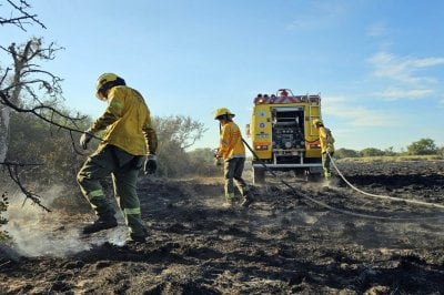 Alivio en la costa: controlaron los incendios en Cacique Ariacaiqun