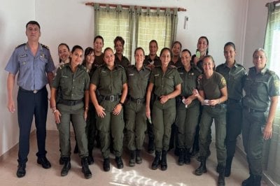 La plana mayor de Los Pumas agasaj a las mujeres policas