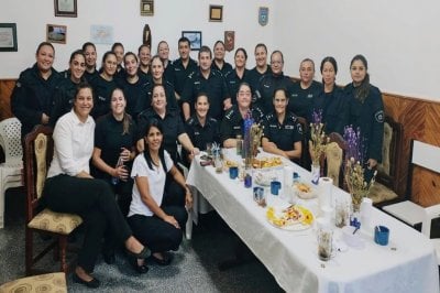 Reconocimiento a mujeres policas en el Da Internacional de la Mujer