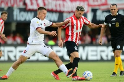 Newells luchó y se trajo un empate frente a Estudiantes Igualdad en La Plata