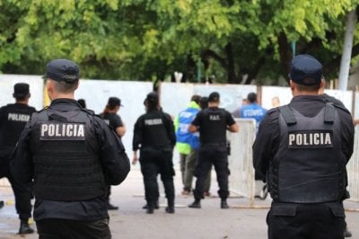 El gobierno entregará nuevo equipamiento a la Policía Seguridad