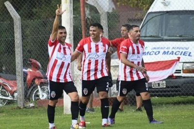 Club Maciel festejó en el clásico de la Liga Totorense y llegó a la punta de la Zona 2 Liga Totorense